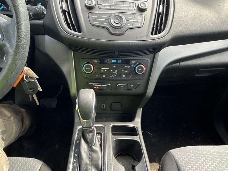 2018-ford-escape-se-image-18