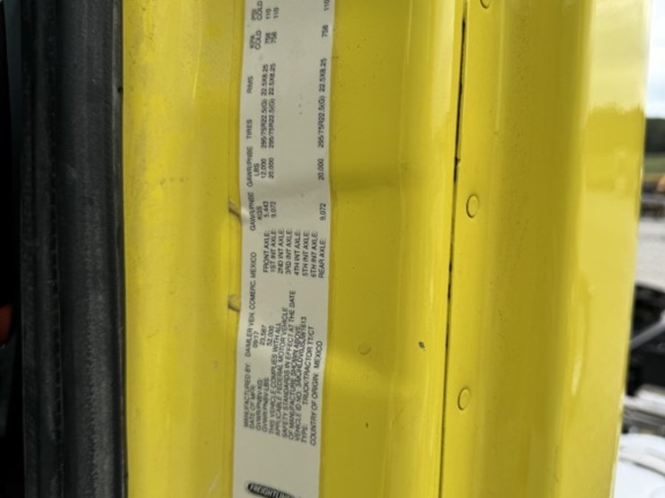 2018-freightliner-cascadia-126-image-13