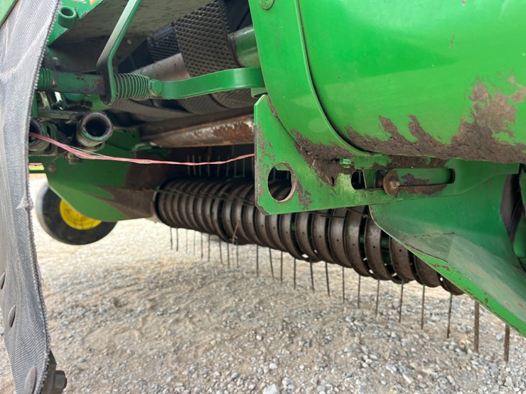 2000-john-deere-567-image-15