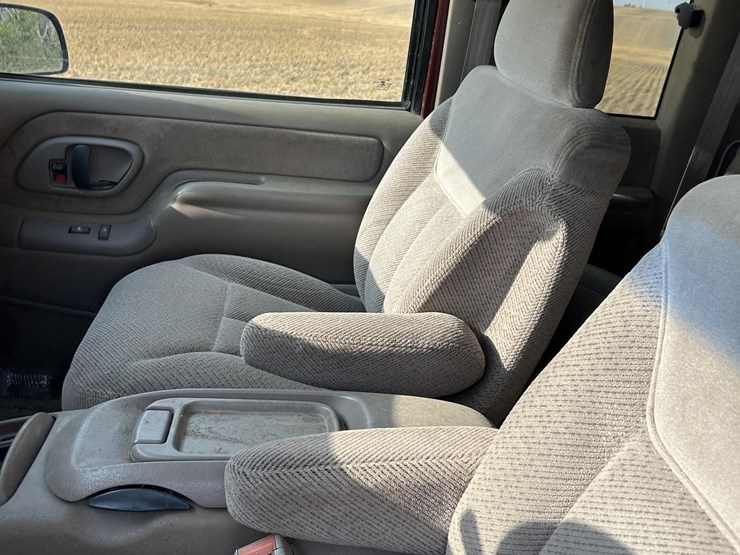 1998-chevrolet-2500hd-image-23