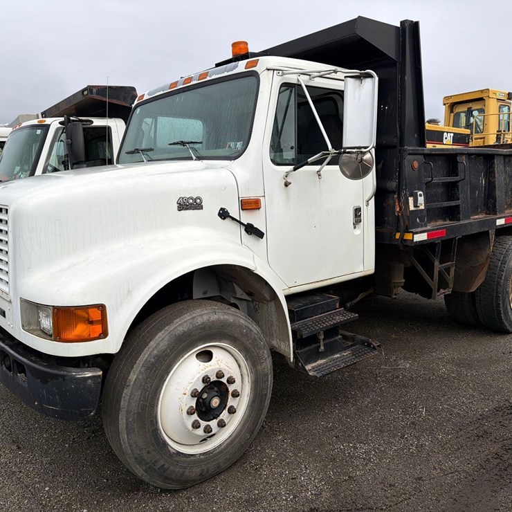 2001 INTERNATIONAL 2001