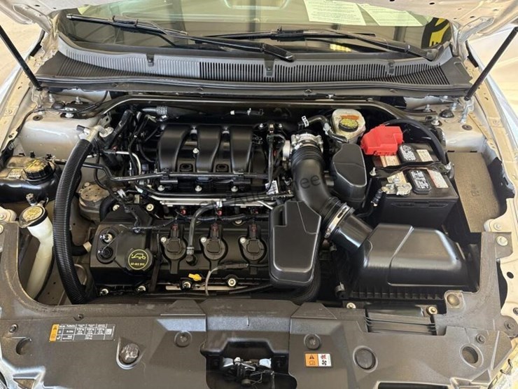 2016-ford-taurus-se-sdn-image-11