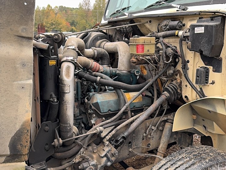 2001-international-4700-image-2