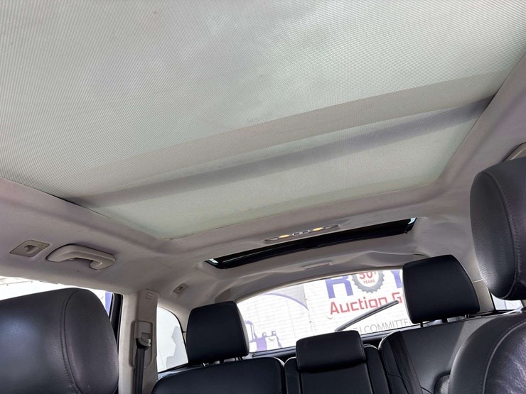 2012-audi-q7-premium-plus-awd-suv-image-26