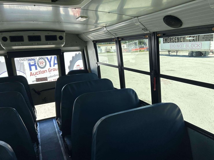 2009-freightliner-b2-image-20