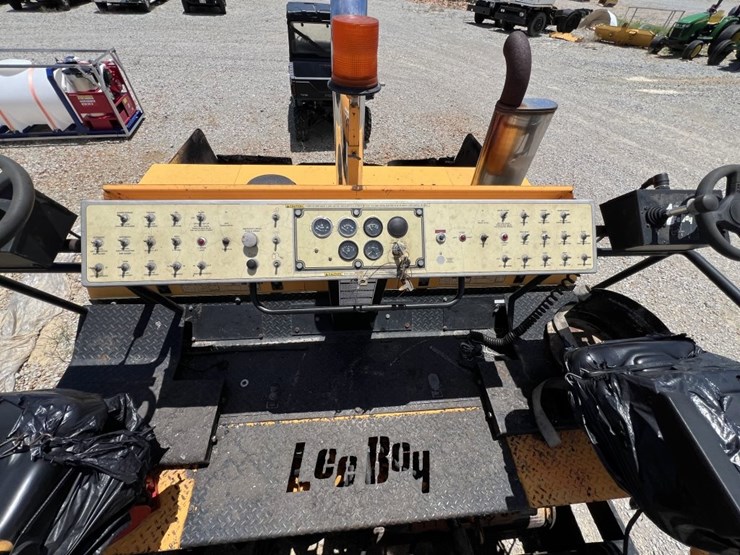 #4707-•-leeboy-l8816r-legend-asphalt-paver-image-10