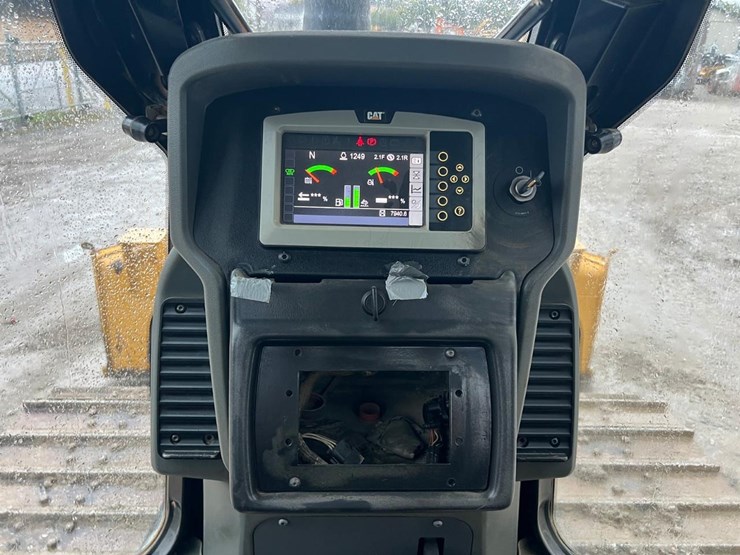 2020-caterpillar-d5k2-lgp-image-28