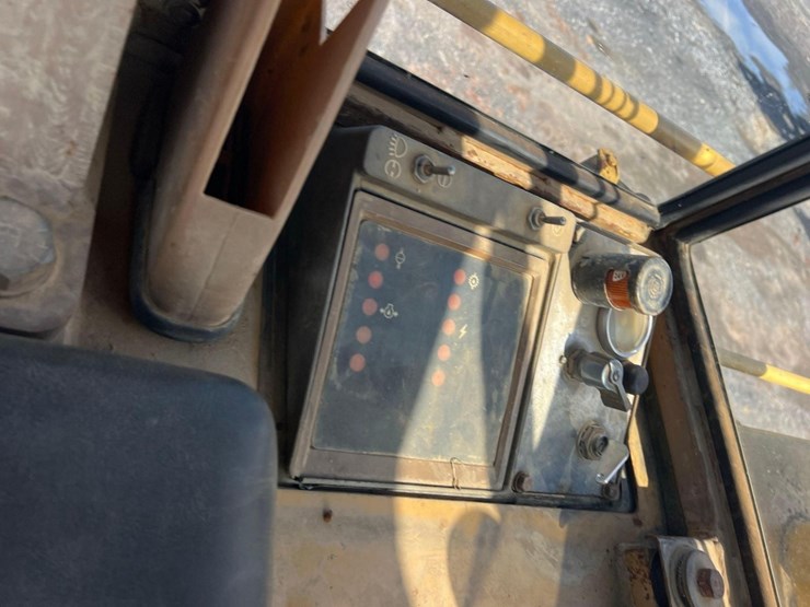 1989-caterpillar-963-image-30