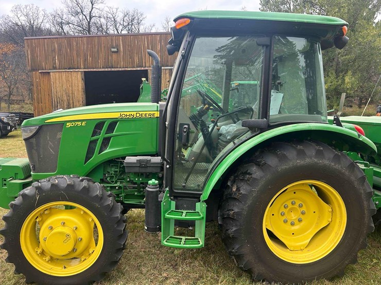 john-deere-5075e-image-2