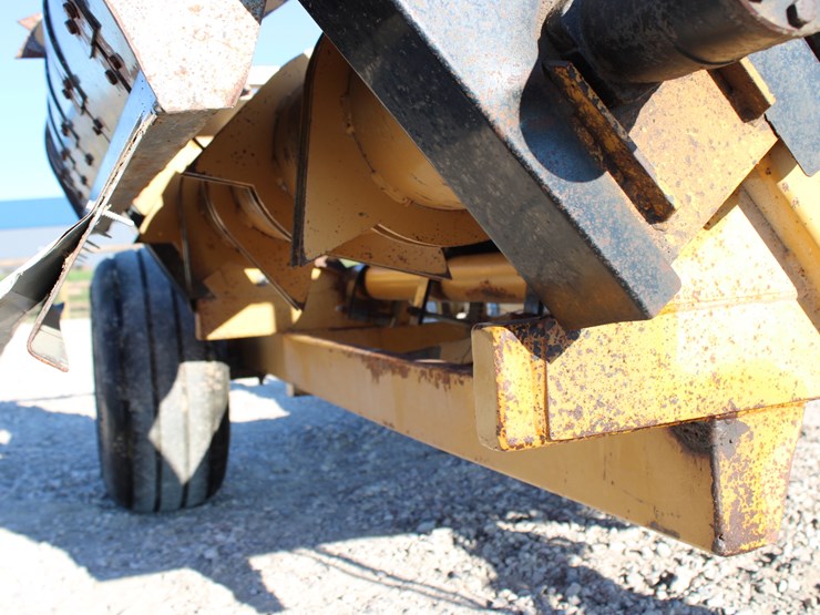 #2094-•-#2094-bf-5000-pull-type-round-bale-unroller-image-22