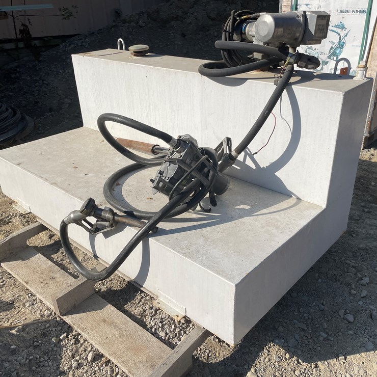 #1032 • L-Shaped Fuel Tank