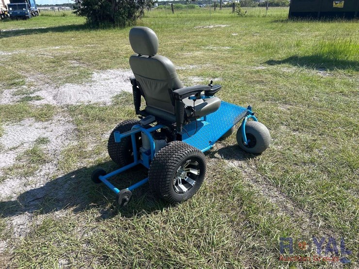 2022-padget-morris-electric-mobility-scooter-image-3