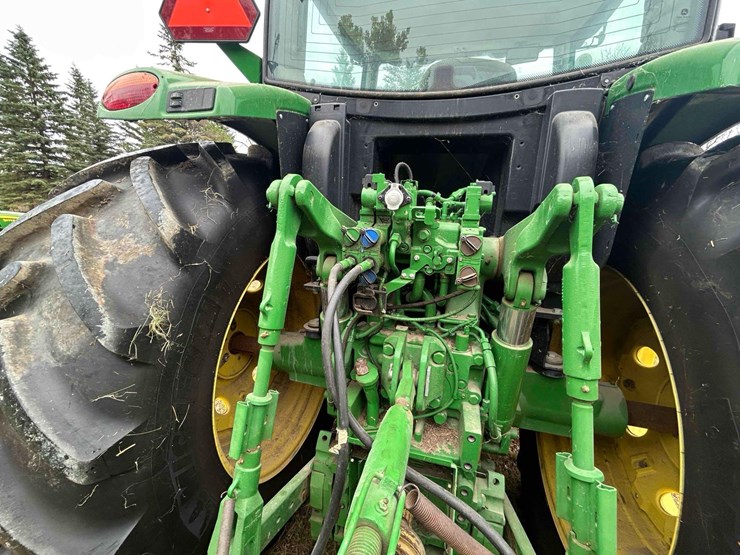 2013-john-deere-6150r-image-16