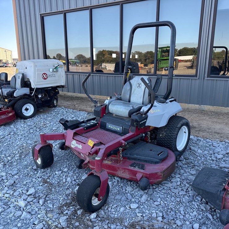 #26174 • ExMark 60” Radius Zero Turn Mower 404332250 Inv# 26174