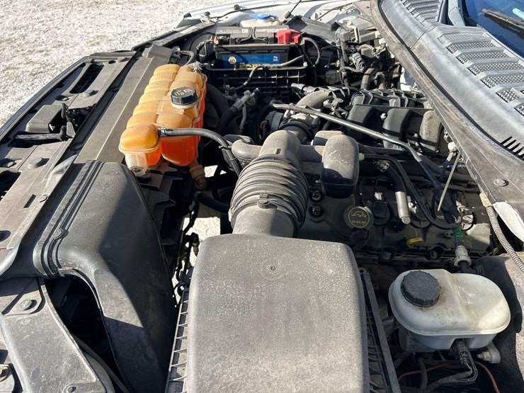 2016-ford-f150-image-9