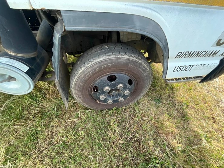 1997-isuzu-cab-&-chassis-image-19