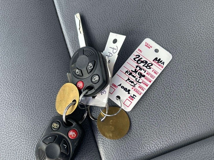 2015-ford-transit-image-24