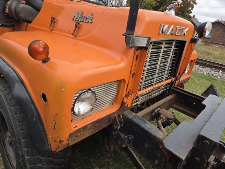 1989-mack-rd690s-image-18