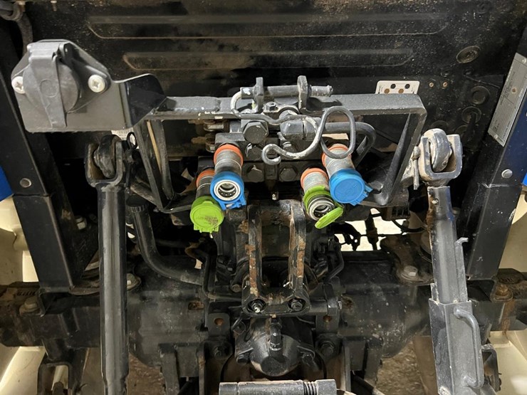 new-holland-t4.75-image-13