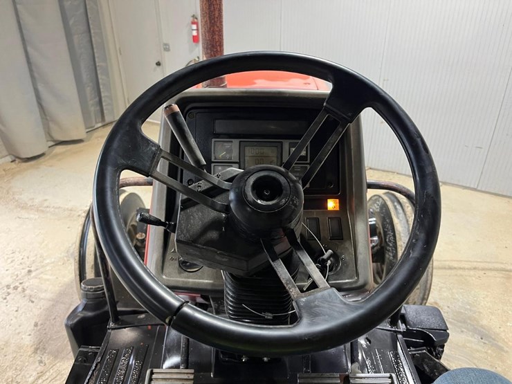 case-ih-5140-image-25