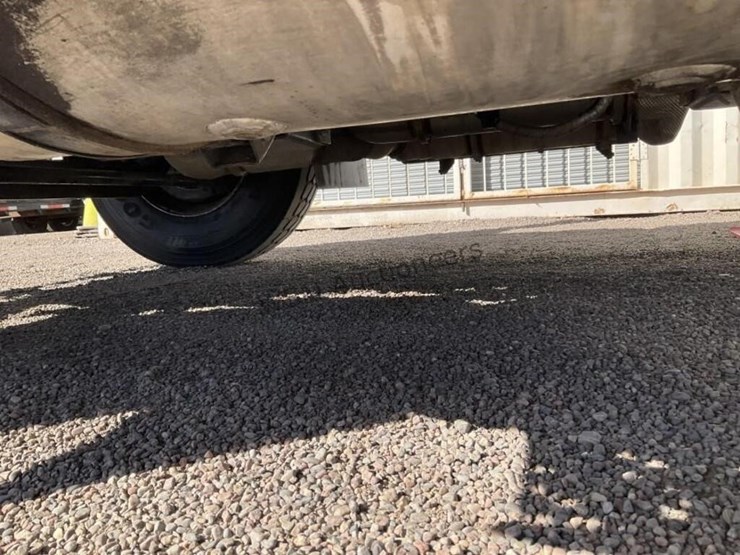 2015-international-7400-image-33