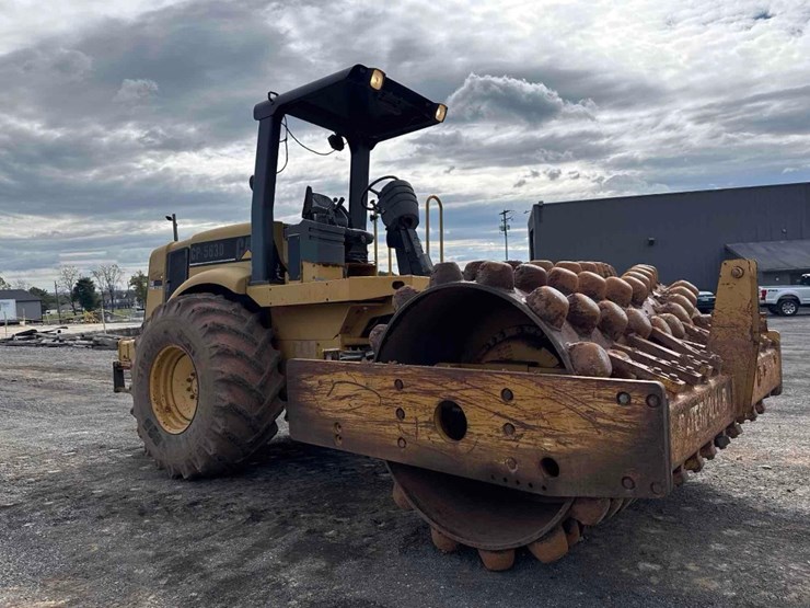 2001-caterpillar-cp-563d-image-4