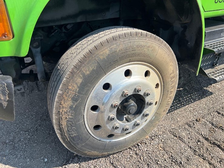 2001-international-4700-image-9