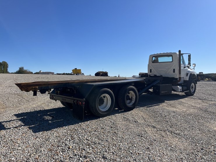 2012-international-7600-image-6