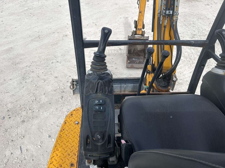 jcb-8030-zts-image-11