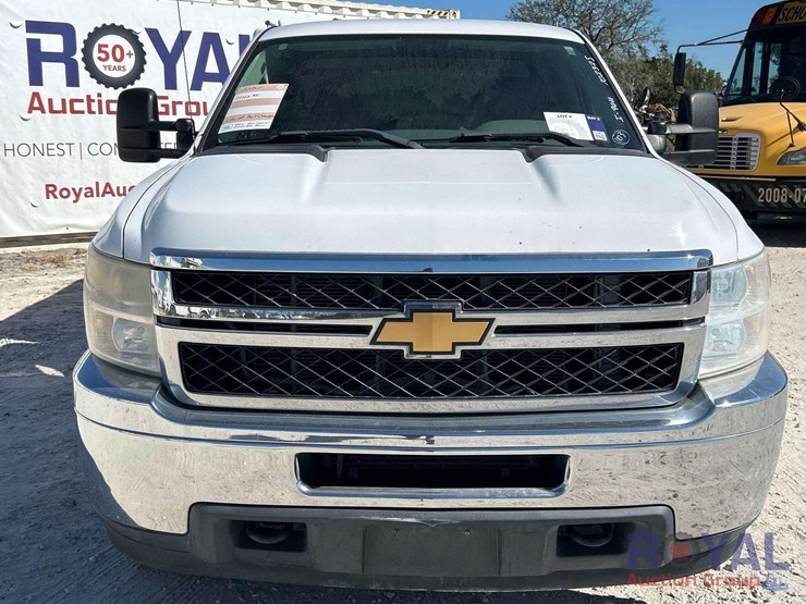 2013-chevrolet-silverado-3500-image-35