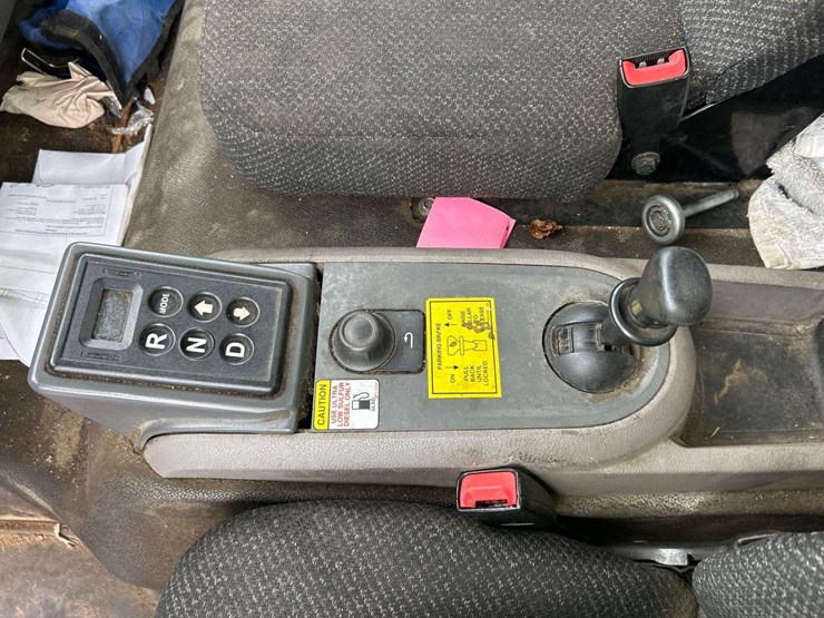 2017-peterbilt-220-image-26