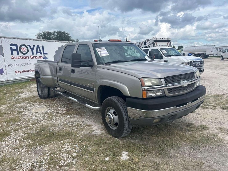 2003-chevrolet-silverado-3500-image-2