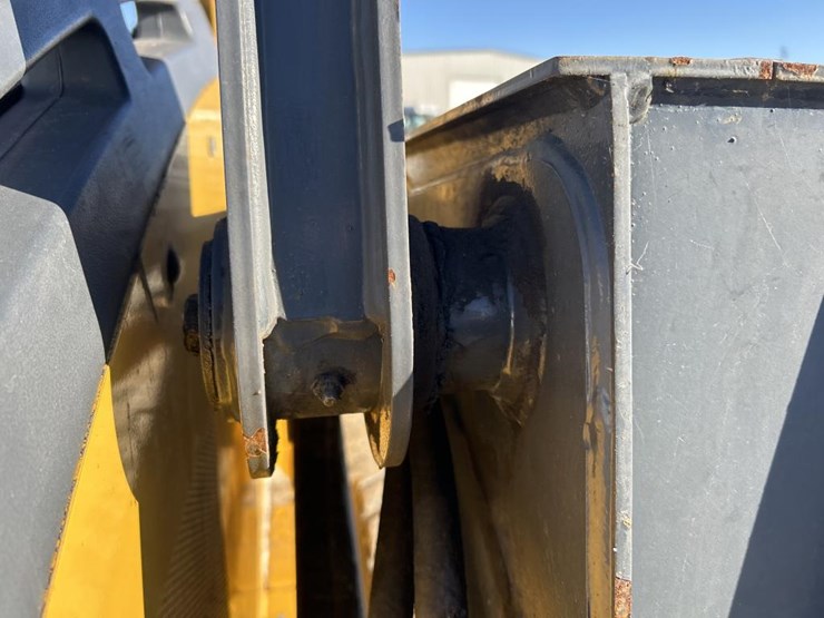 2016-deere-326e-image-23