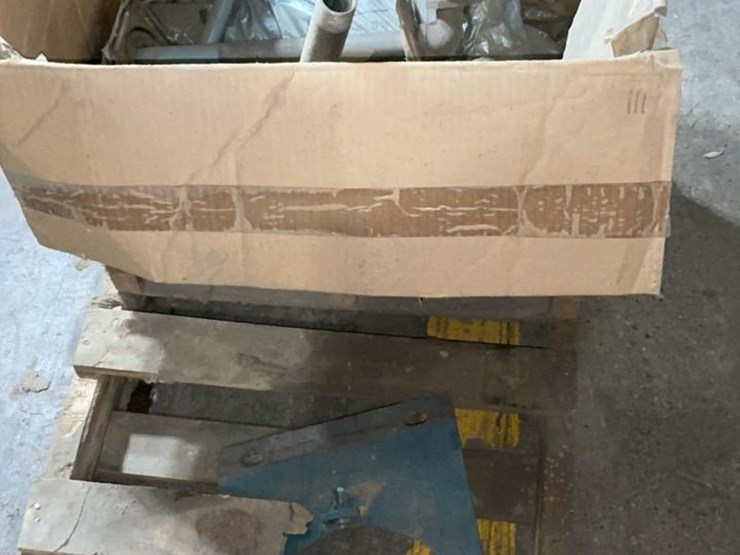 #167-•-hydraulic-motors-and-assorted-parts-image-2