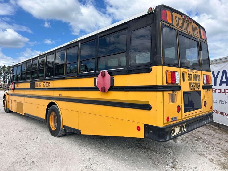 2007-freightliner-b2-image-4