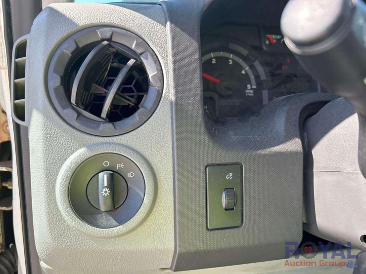 2009-ford-e450-image-15