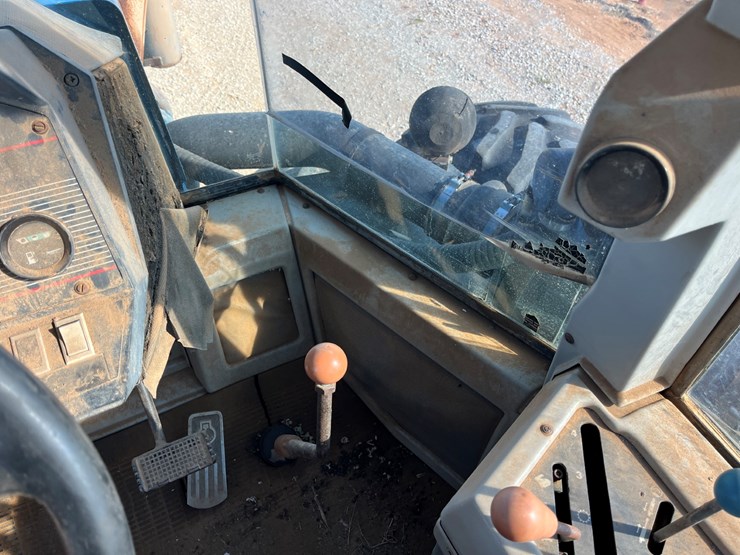 1989-ford-846-image-26