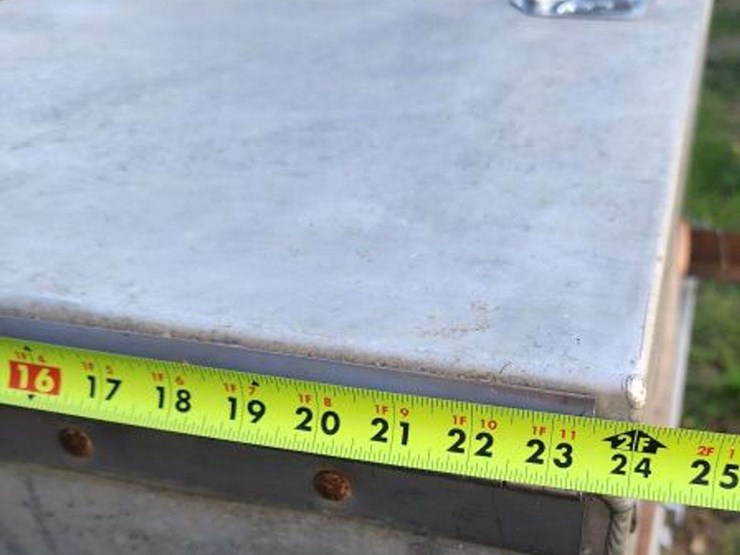 two-aluminum-spread-axle-tool-boxes-24"x60"-image-6