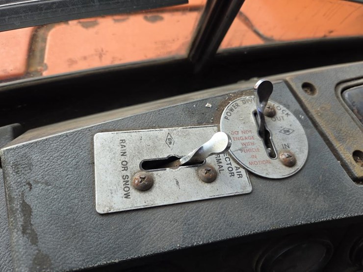 1989-mack-rd690s-image-70