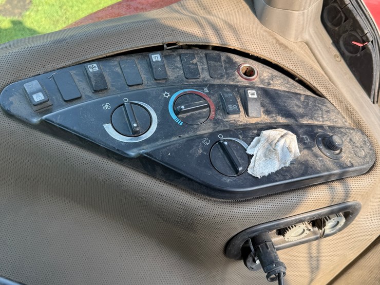 2014-case-ih-magnum-190-image-7