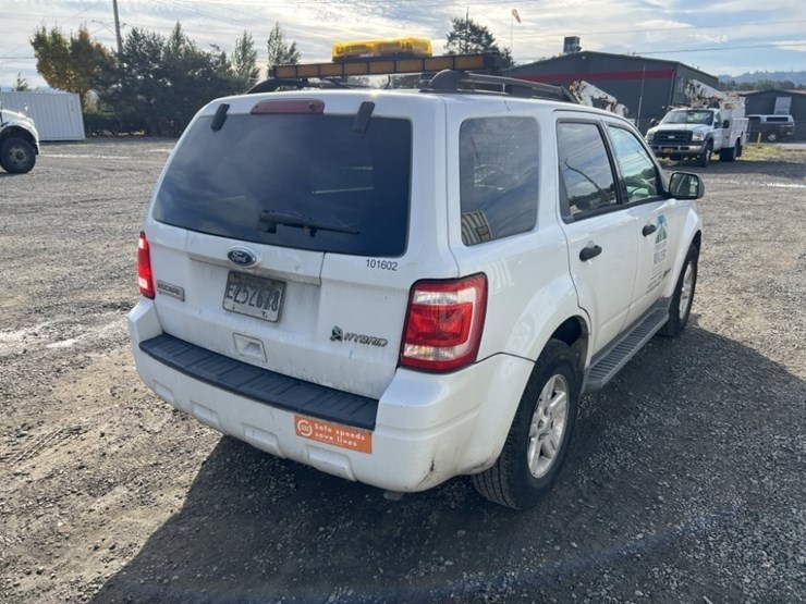 2010-ford-escape-hybrid-image-4