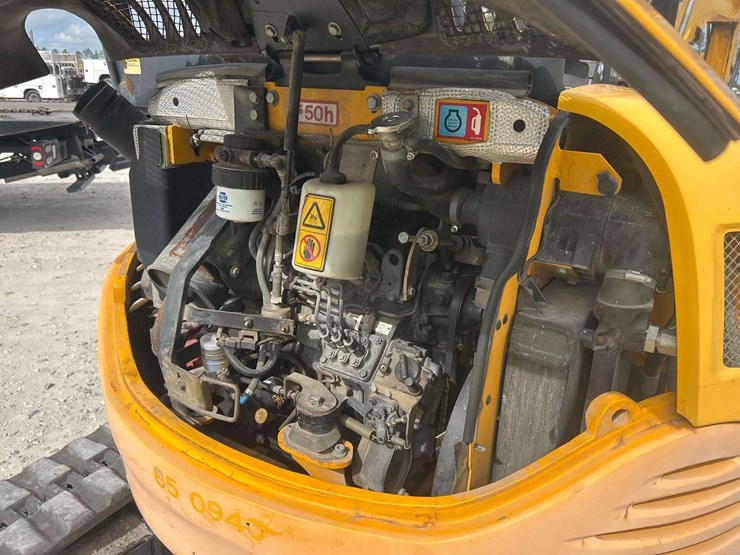 jcb-8030-zts-image-8