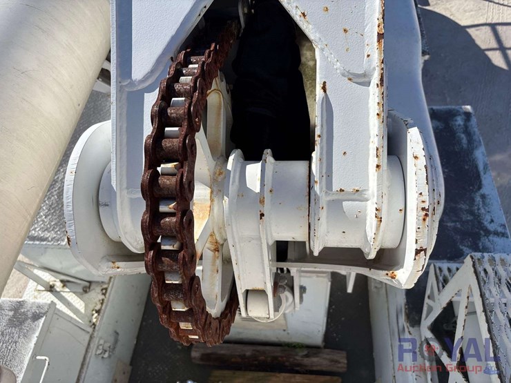 2016-freightliner-m2-106-4x4-altec-bucket-truck-image-14