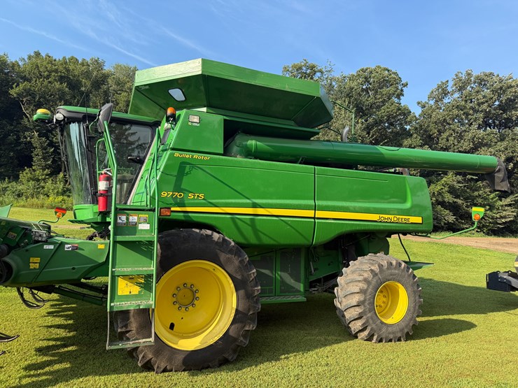 2010-john-deere-9770-sts-image-2