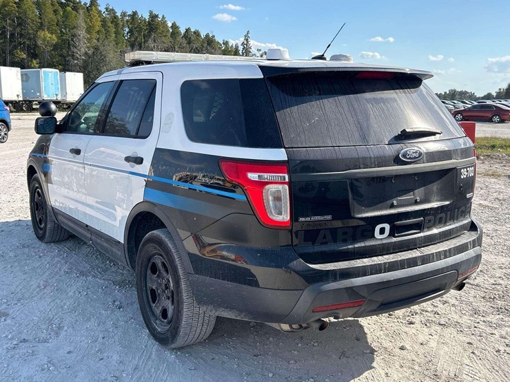 2015-ford-explorer-image-4