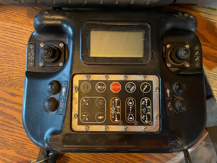 #1044-•-service-cable-plow-remote-image-2