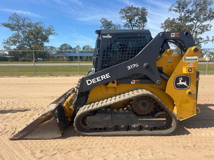 2020-deere-317g-image-1
