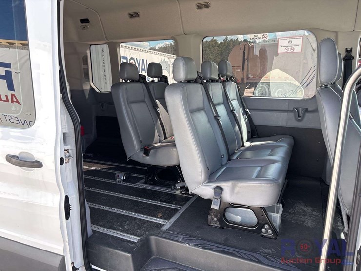 2016-ford-transit-image-26