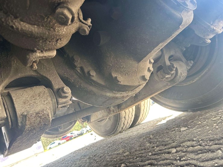 2011-freightliner-m2-112-tri-axle-dump-truck-image-19