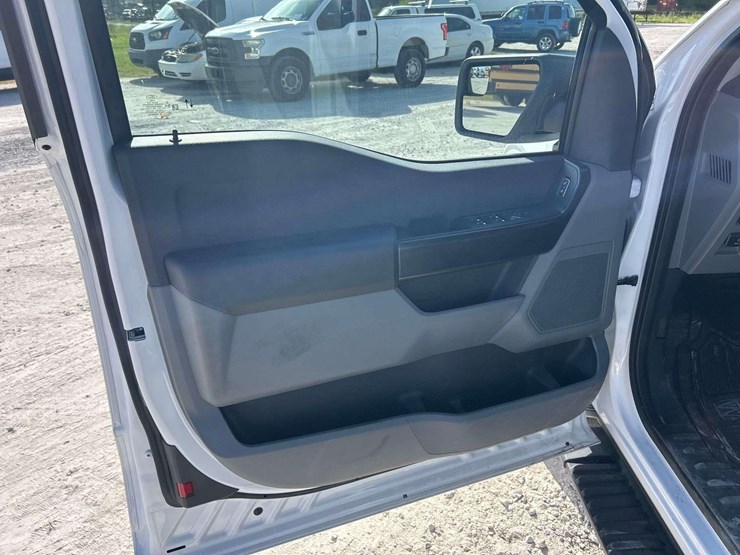 2021-ford-f150-image-13